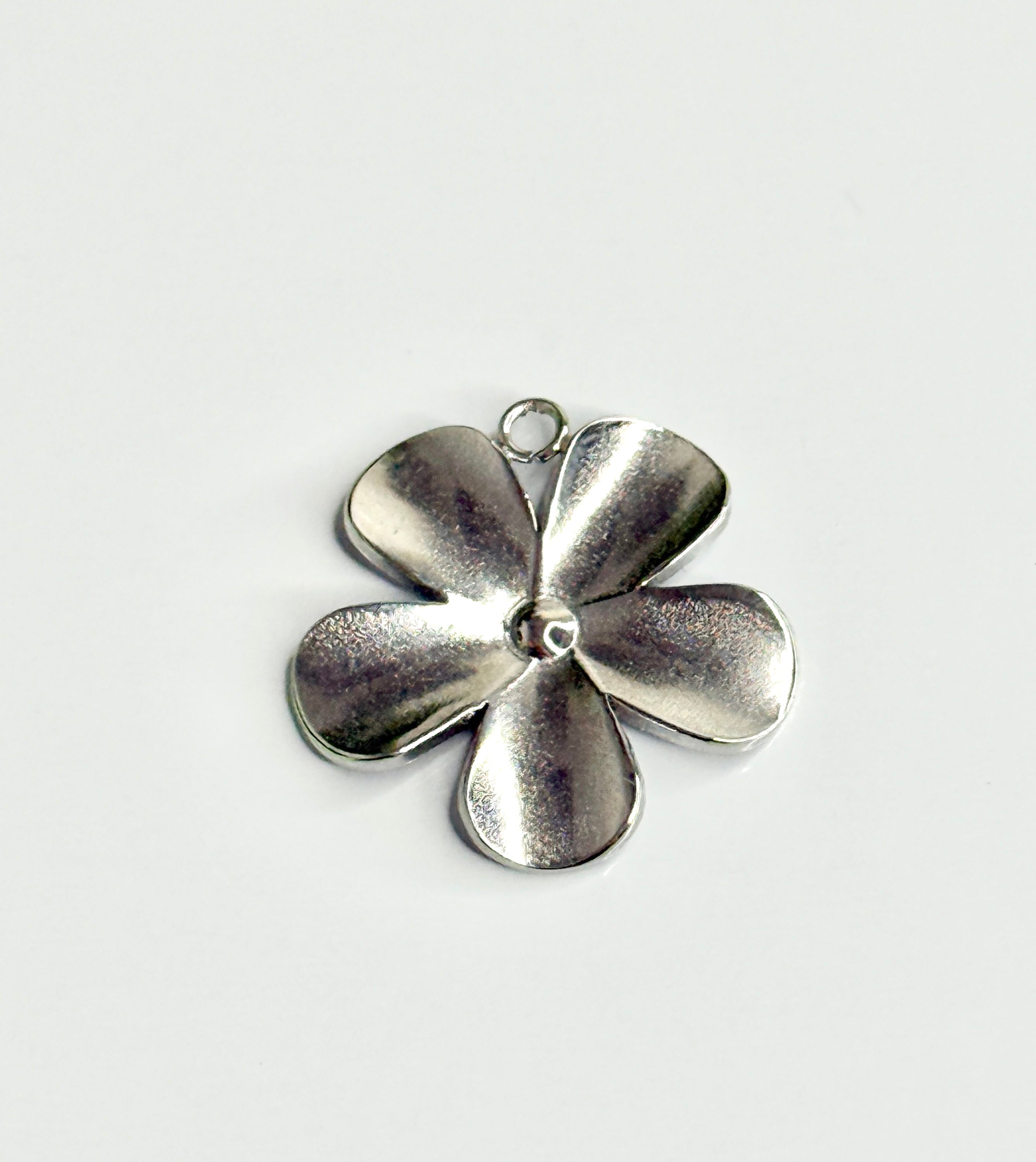 Flor plateada charm