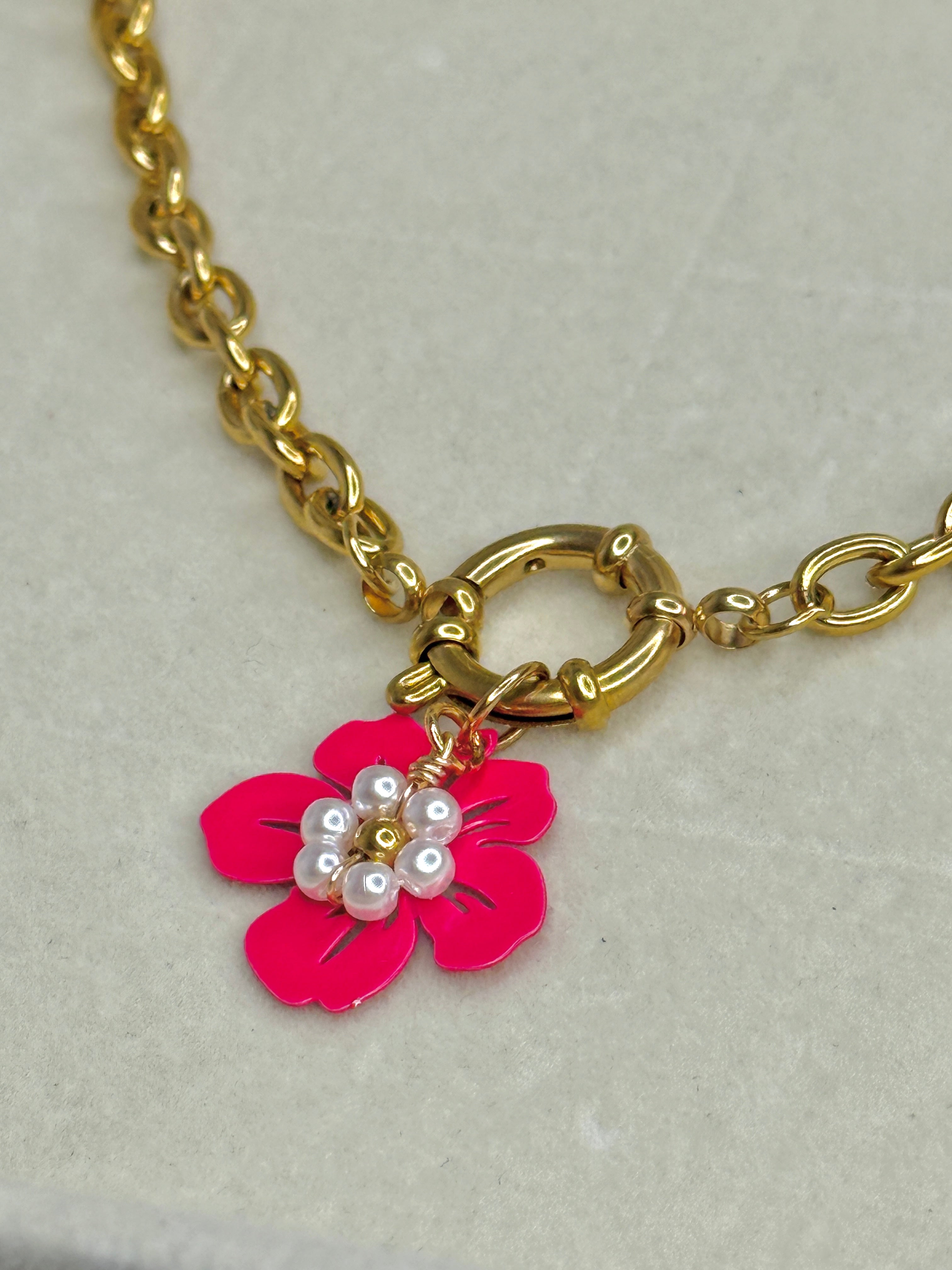 Pink flower necklace🌸