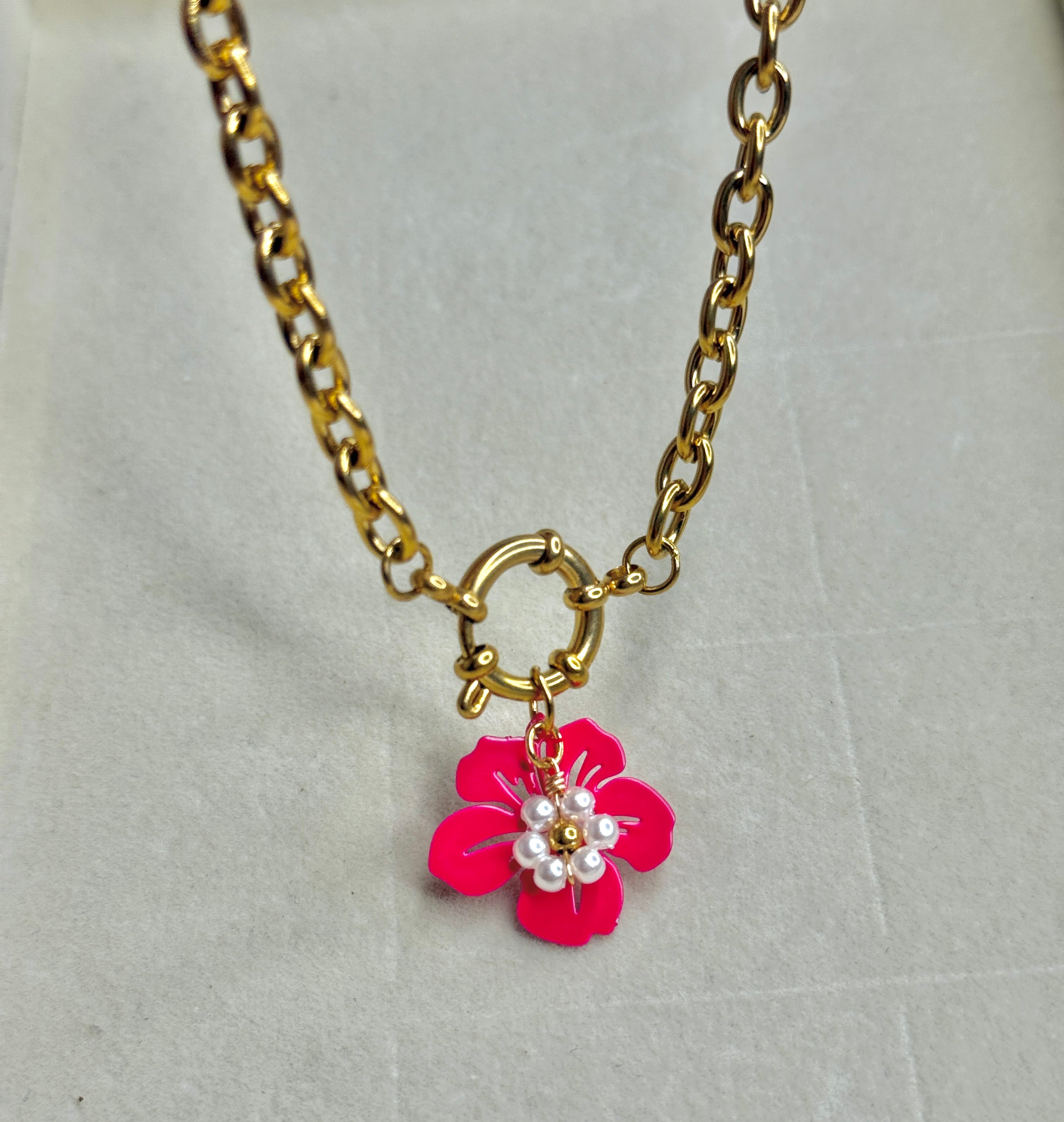 Pink flower necklace🌸