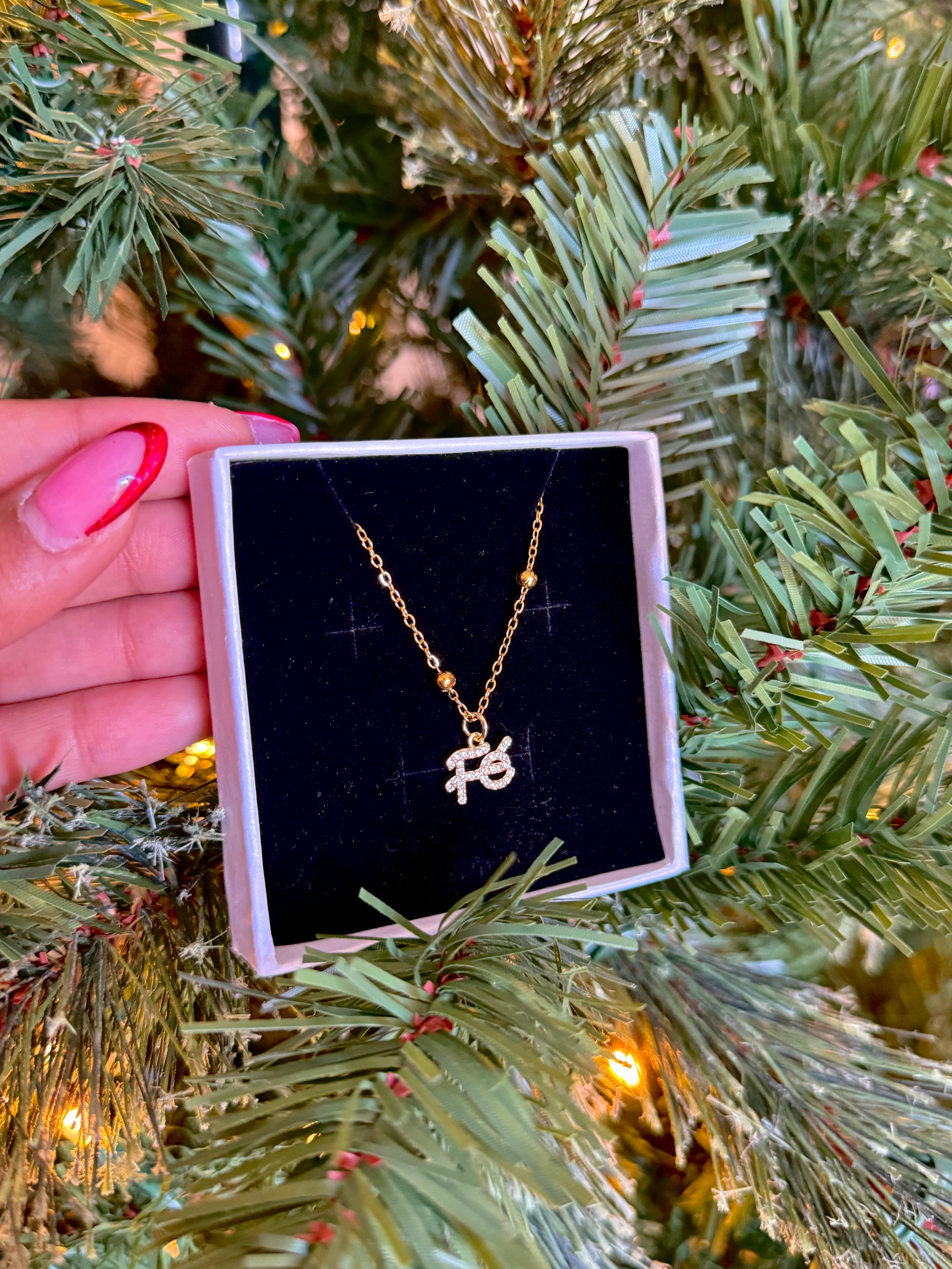 Fé Collection necklace✨