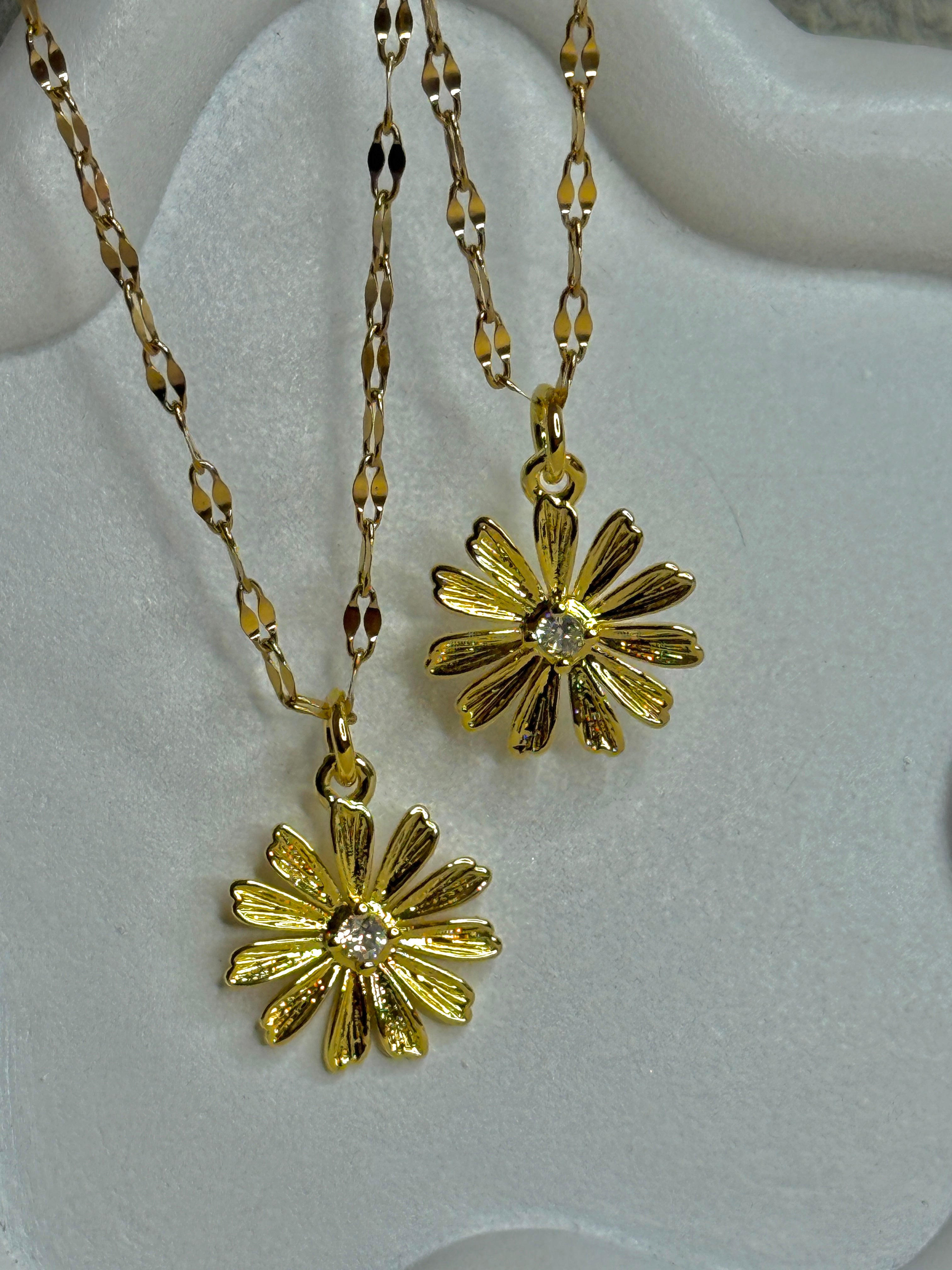 Daisy necklace