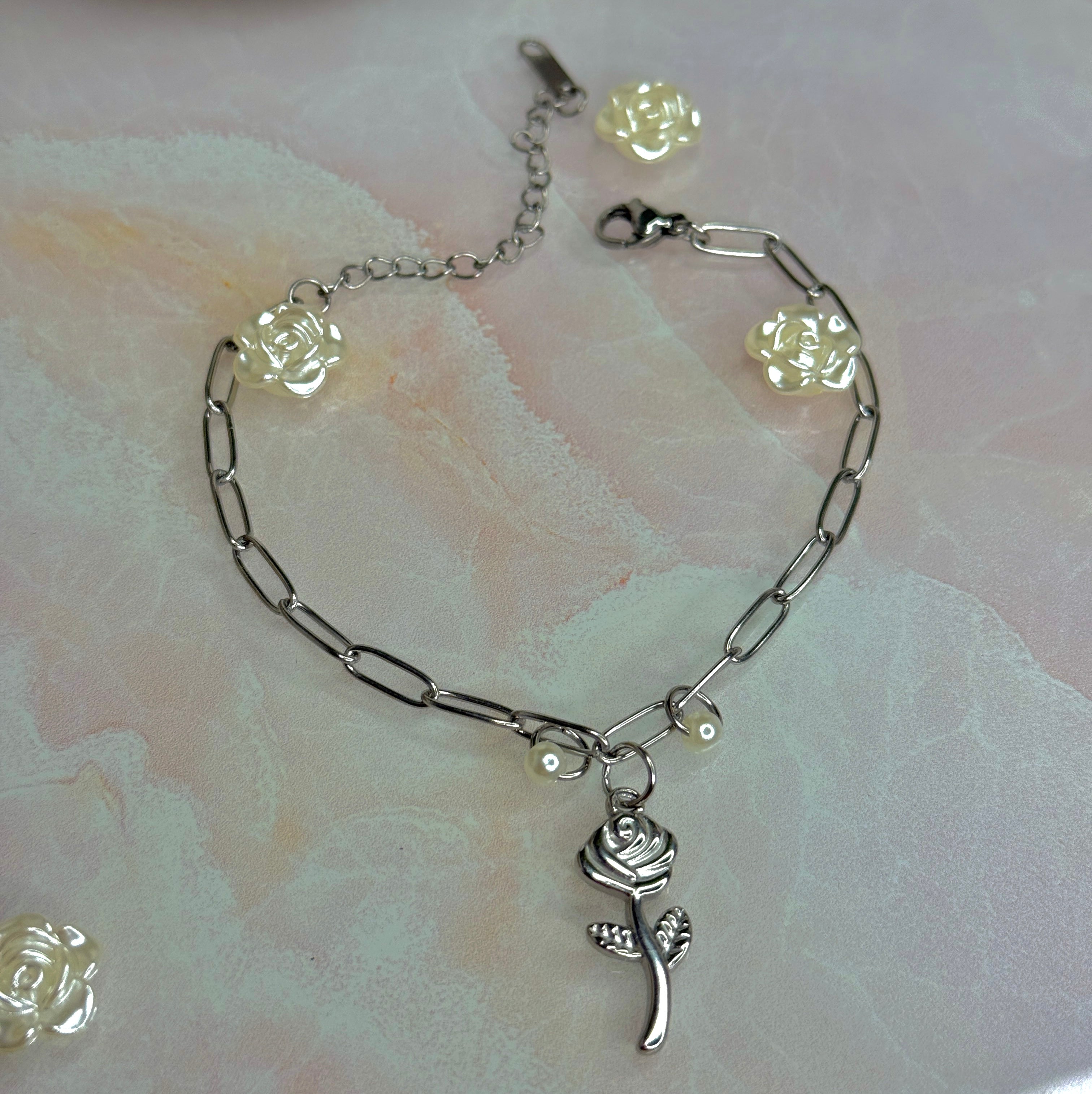 Brazalete con rosa plateada🍂